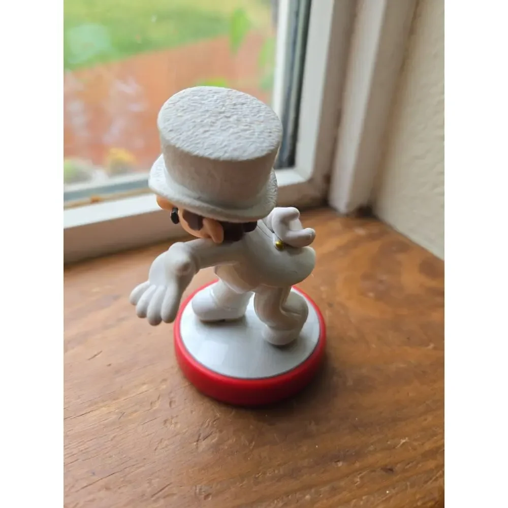 Nintendo Mario Super Mario Odyssey Series Wedding Outfit amiibo Figure Switch